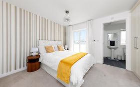 Royal House Wolverhampton - Perfect For Contractors & Large Groups
